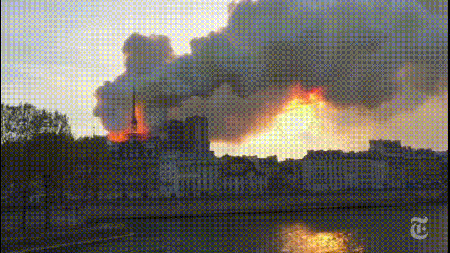 Paląca się katedra Notre Dame